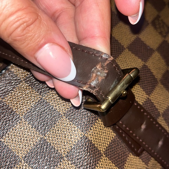 Authentic LV purse large. Good condition. Serial number is SO898. - Picture 16 of 17